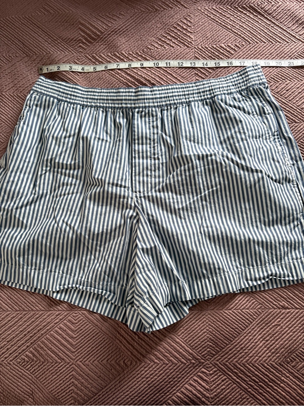 GAP Navy and White Striped Women’s Shorts XL tall